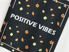 Name It top hvid med positive vibes tekstprint